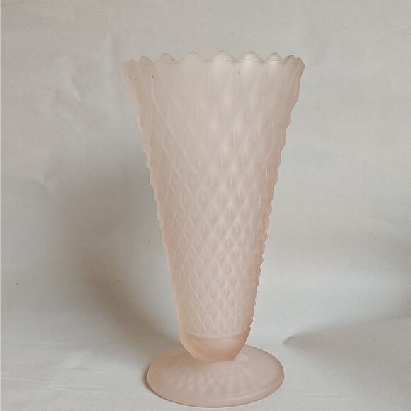 Vintage Indiana Glass Diamond Point Frosted Pink Satin Glass Vase 8" Depression - Picture 3 of 7